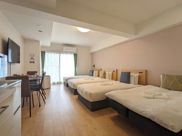 غرفة سوبيريور عائلية بثلاثة أسرّة مع أريكة في طابق مرتفع، Eslead Hotel Namba South I 2/10