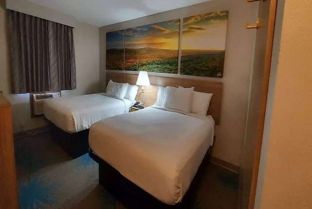 غرفة بسريرين كوين، Days Inn by Wyndham Willmar 6/10