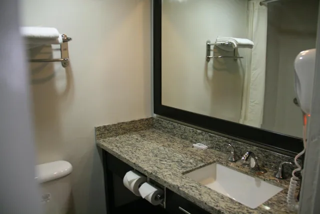 Room, 2 Queen Beds, Motel6 Monterey Park, CA 5/8