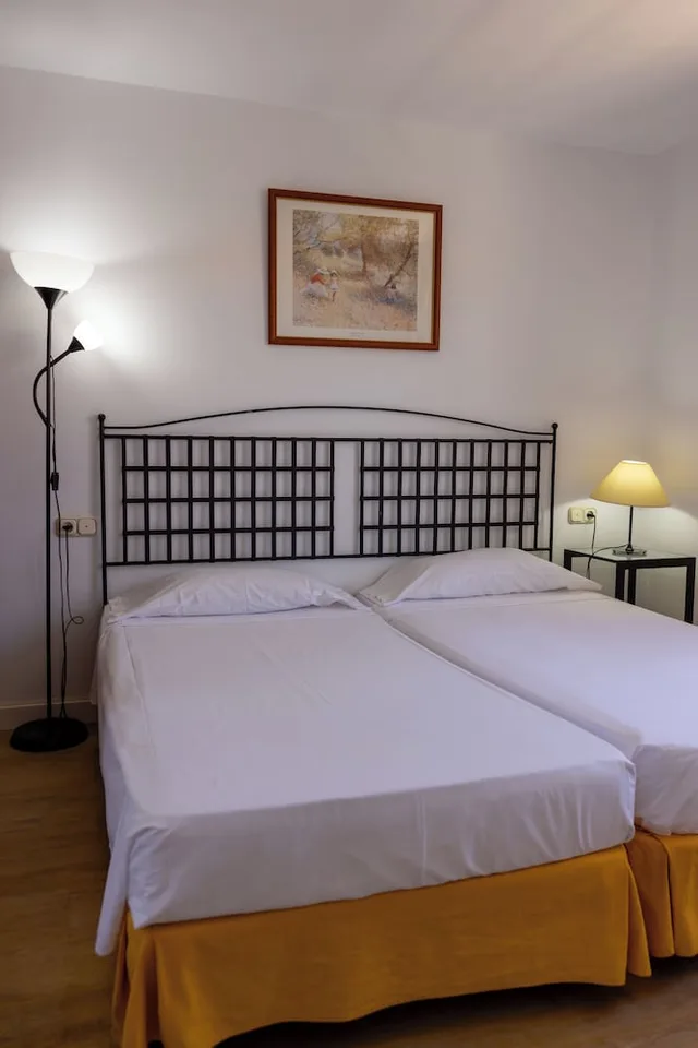 شقة بسريرين منفصلين بغرفة نوم واحدة مع أريكة، Fuentepark Apartments 5/8
