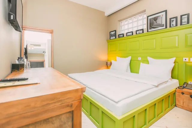 Compact, Double or Twin Bed، KISI Hotel 1/9