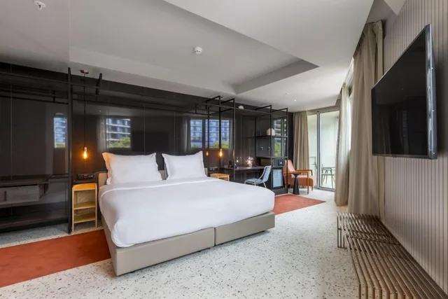 City, Junior Suite، NEXT by Savoy Signature 1/2