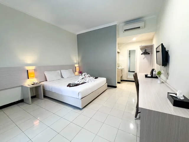 Deluxe, Queen Bed, No Window, Cakra Kusuma Hotel 1/1