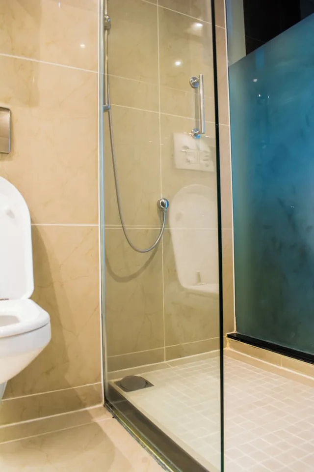 غرفة قياسية بسريرين منفصلين بإطلالة على المدينة، Onomo Hotel Dar es Salaam 3/4