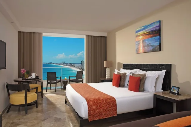 غرفة ديلوكس بسرير كينج بإطلالة على البحر، Krystal Grand Cancun All Inclusive 4/9