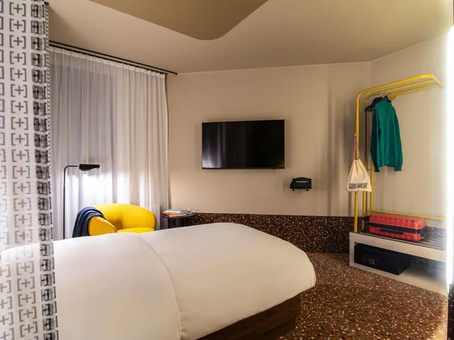 Tribe Extra, Solo, Accessible، TRIBE Dusseldorf 2/6