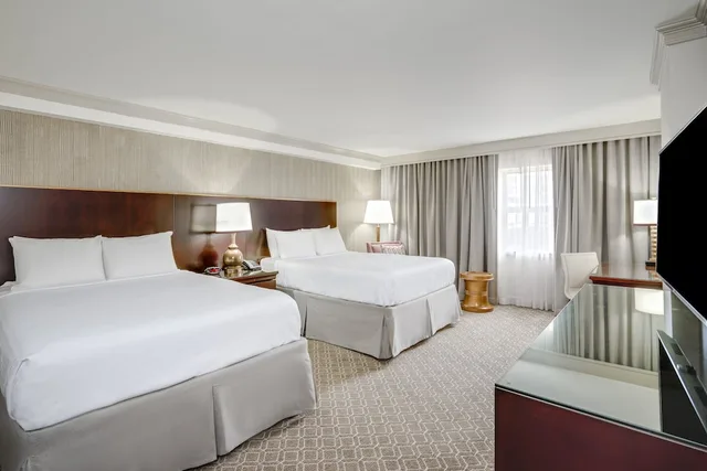 1 Bedroom, Astor, Tower, Suite, 2 Queen Beds، Astor Crowne Plaza New Orleans French Quarter, An Ihg Hotel 6/13