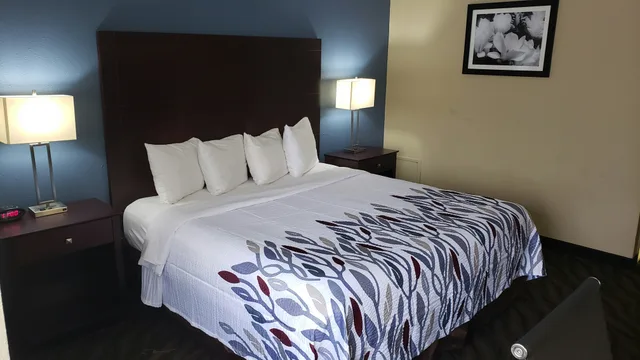 غرفة ديلوكس بسرير كوين لذوي الإعاقة، Red Roof Inn Port Allen 1/3