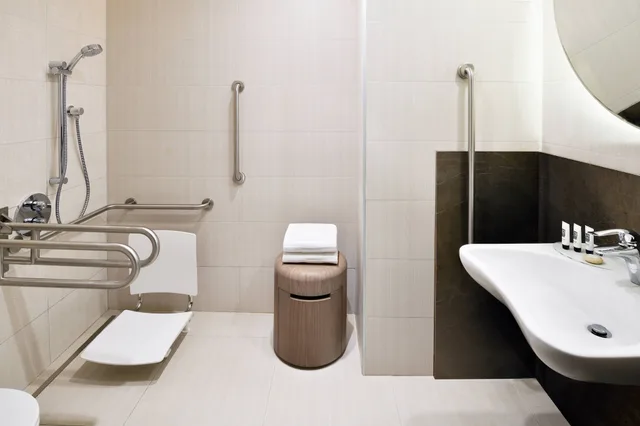 Standard, King Bed, Courtyard By Marriott Al Barsha Dubai 8/9