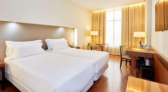 غرفة متصلة عائلية، Nh Sevilla Plaza De Armas Hotel 3/10