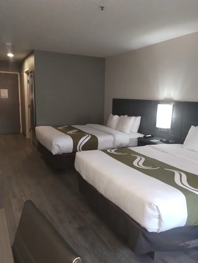 غرفة قياسية بسريرين كوين، Quality Inn & Suites Wilsonville OR 2/5