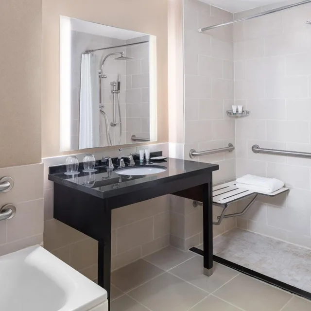 غرفة ديلوكس بسرير كوين، The Westin Baltimore Washington Airport - BWI 6/7