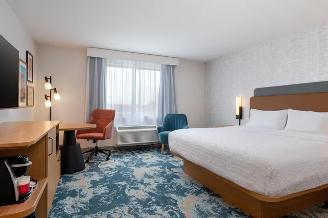 غرفة بسرير كينج لذوي الإعاقة، Hampton Inn & Suites Cadillac 1/4