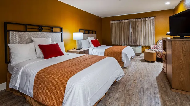Room, 2 Queen Beds, Surestay Hotel By Best Western Camarillo 1/6