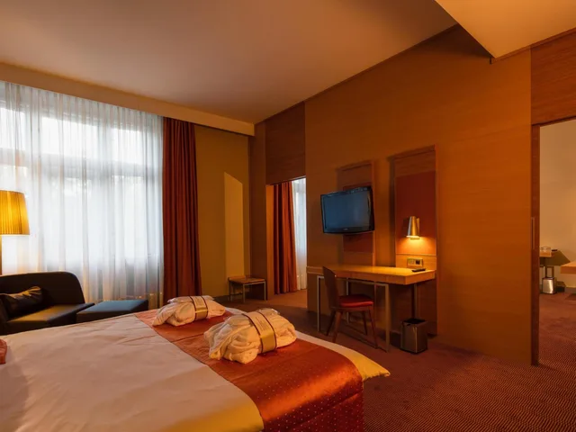 جناح بريفيليج بسرير كوين مع أريكة، Mercure Ostrava Center Hotel 4/10