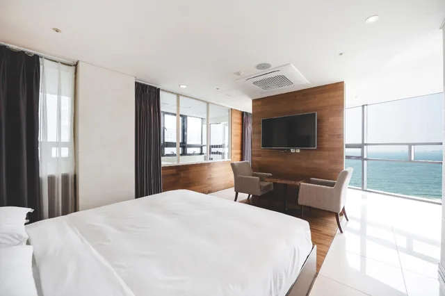 جناح تنفيذي بسرير مزدوج، Sunset Hotel 1/2