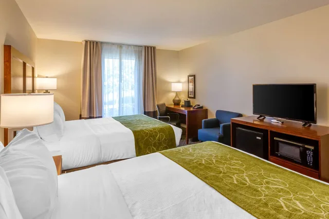 غرفة قياسية بسريرين كوين، Comfort Inn and Suites Logan Near University 4/7