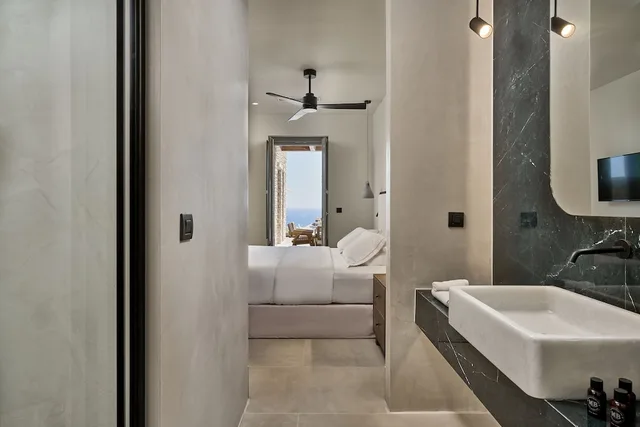 3 Bedrooms, Elite, Suite, 1 King and 2 Queen Beds, Outdoor Jetted Tub, Private Pool، Ios Grand Pool Suites 6/7