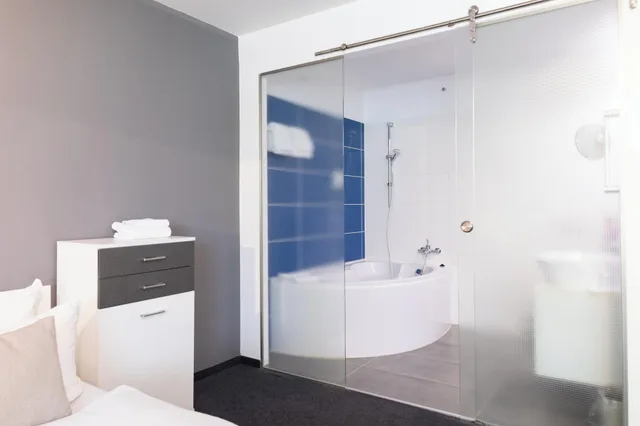 غرفة عائلية رباعية، Hotel Aviva Neue Messe 4/5