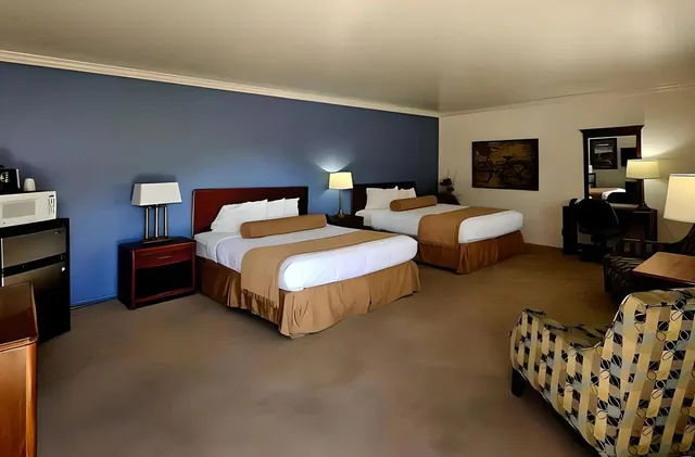غرفة بسريرين كوين، Econo Lodge Inn & Suites Vernal near Dinosaur Monument 1/1