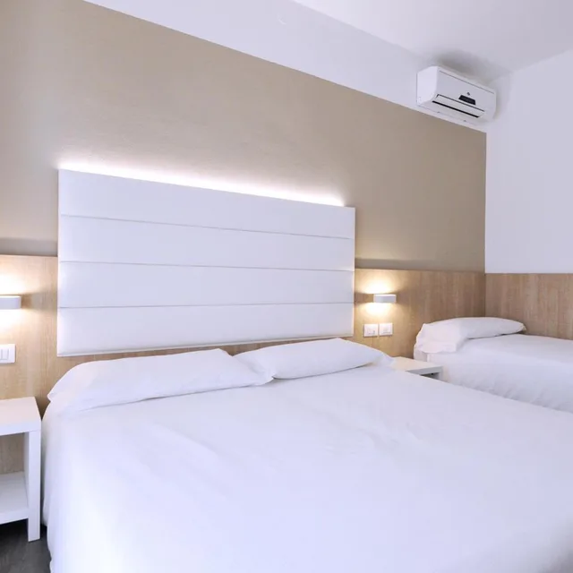 غرفة سوبيريور ثلاثية، Hotel Etna 4/10