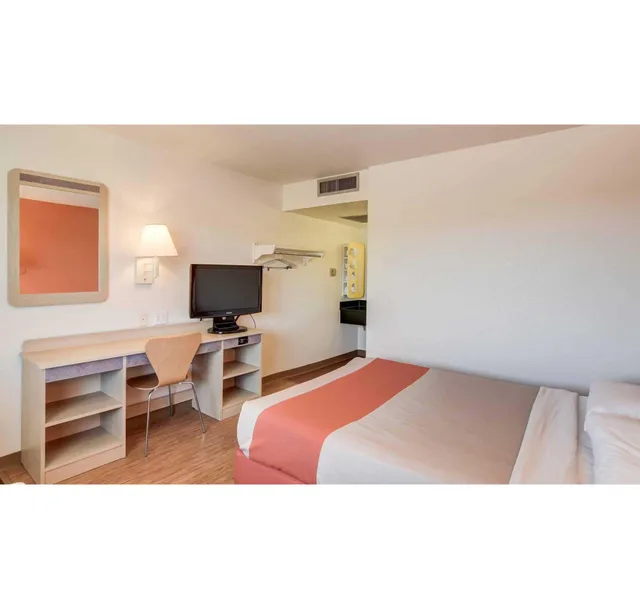 غرفة بسرير مزدوج لذوي الإعاقة، Motel6 Casper, WY 3/4