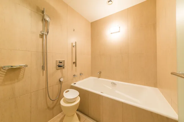Room, King Bed, City View, Oriental Floor، Oriental Hotel 7/10