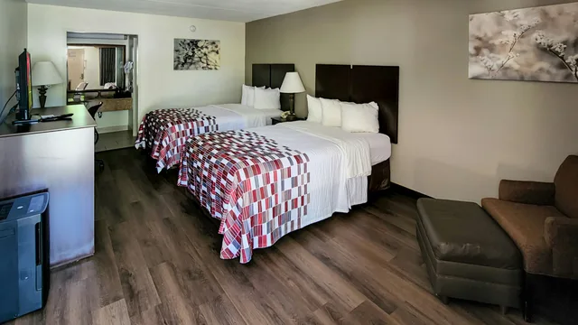 غرفة ديلوكس بسريرين كوين، Red Roof Inn Tallahassee East 1/5