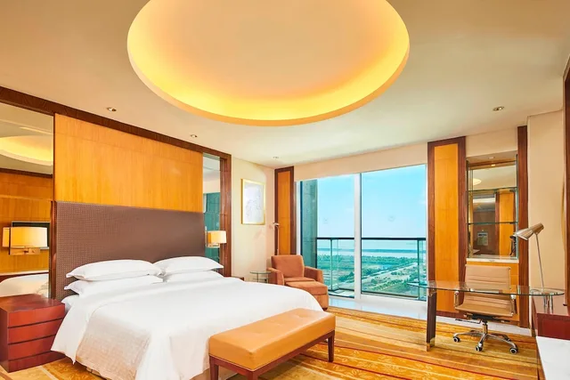 Room, King Bed, Sea View, Balcony, Sheraton Zhoushan Hotel 1/10
