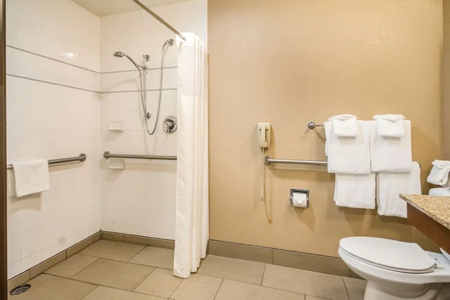 غرفة قياسية بسرير كوين، Comfort Inn Lehi - Thanksgiving Point Area 3/3