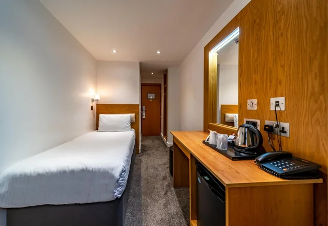 Standard, Single, Central Park Hotel 3/9