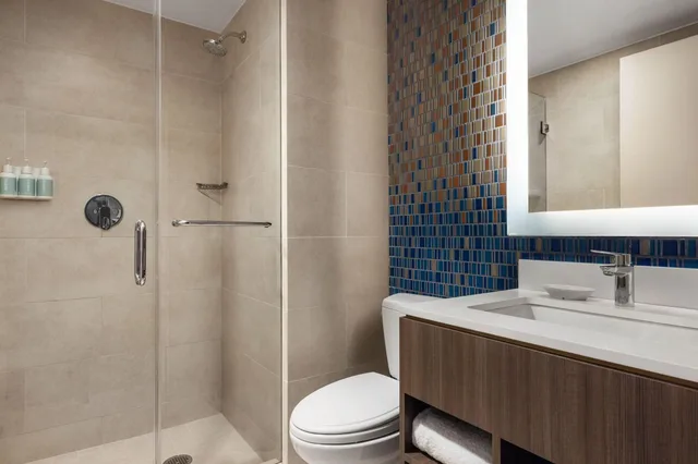 غرفة رباعية لذوي الإعاقة، Courtyard New York Manhattan Chelsea 2/2