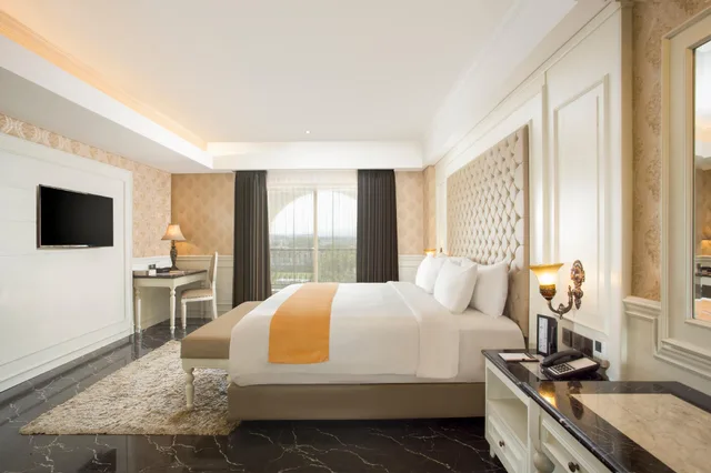 جناح غراند بسرير كوين بشرفة، Grand Rohan Jogja 1/1