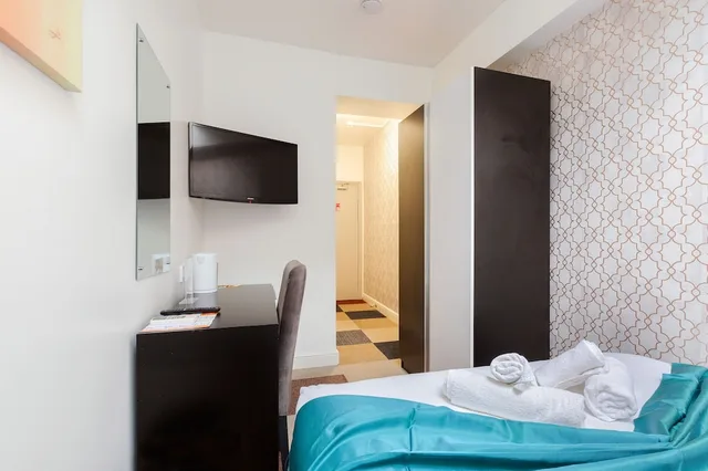 economy double room, ensuite، Central Hoxton Shoreditch 1/3