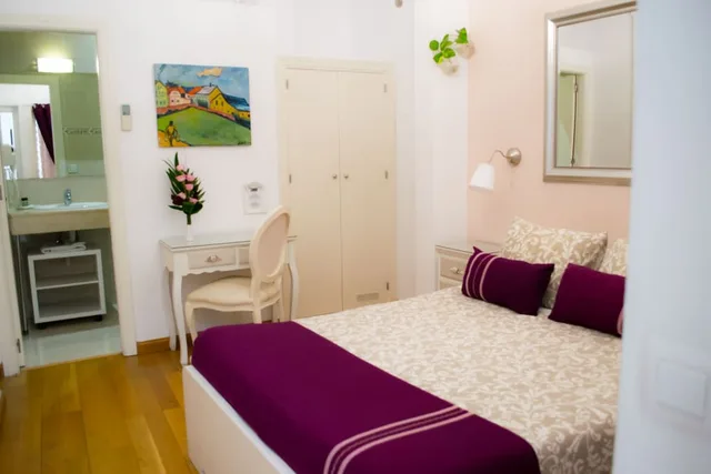 غرفة داخلية قياسية بسرير مزدوج، Un Patio en Santa Cruz 3/4
