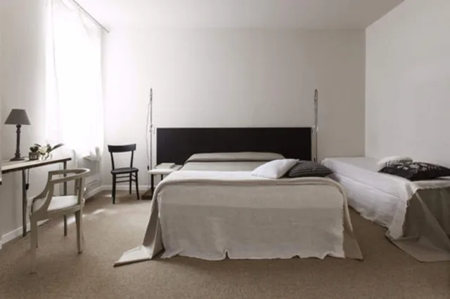 غرفة ثلاثية بسرير كوين وسرير فردي، Cervetta 5 Hotel 1/2
