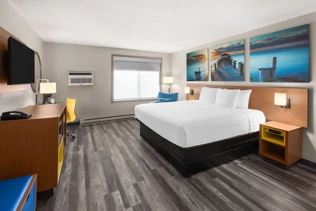 جناح استوديو بزنس بسرير كينج، Days Inn By Wyndham Pierre 2/7