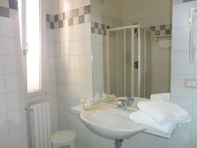 غرفة كلاسيكية ثلاثية بثلاثة أسرّة، Hotel Riviera 3/3