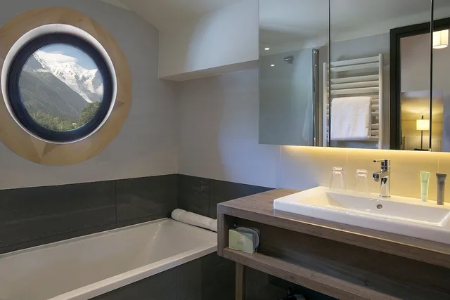 غرفة سوبيريور بسريرين منفصلين بشرفة، Excelsior Chamonix Hotel & Spa 2/2