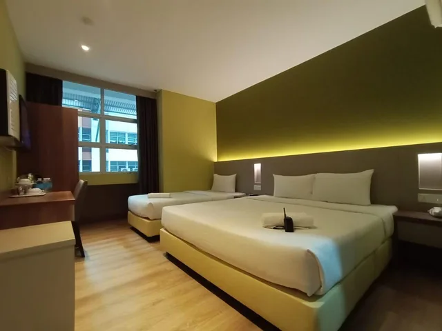 غرفة سوبيريور عائلية بسرير كينج وسرير فردي، Yee Hotel 1/1