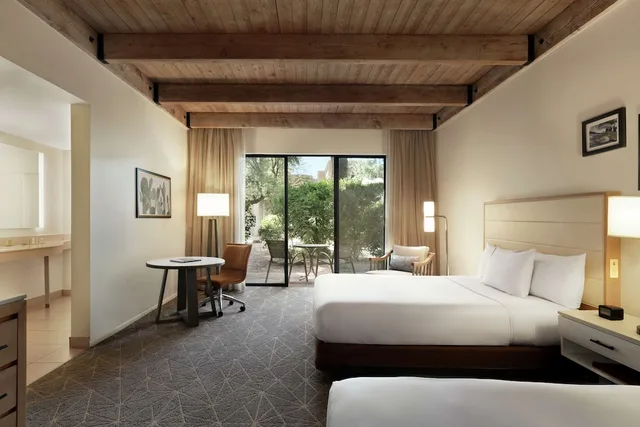 Room, 2 Queen Beds, Balcony or Patio، Doubletree Resort By Hilton Paradise Valley - Scottsdale 2/10