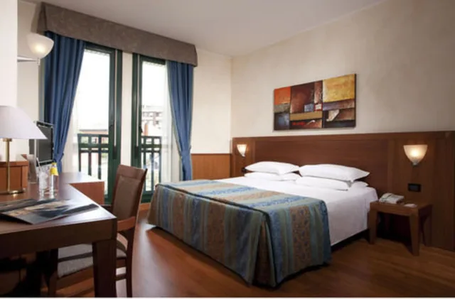 غرفة سوبيريور بسرير كينج، Hotel Raffaello 7/10