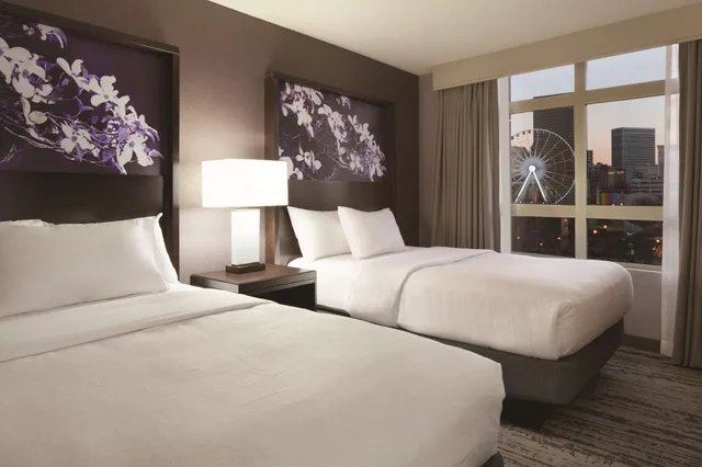 جناح بسريرين مزدوجين بإطلالة على المتنزه مع أريكة، Embassy Suites by Hilton Atlanta at Centennial Olympic Park 2/5