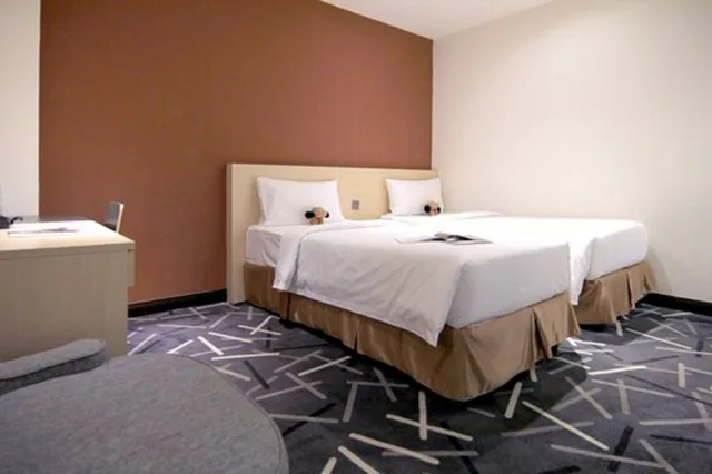 Standard Room - Windowless (2 Single Beds)، Pacific Express Hotel Central Market 4/5