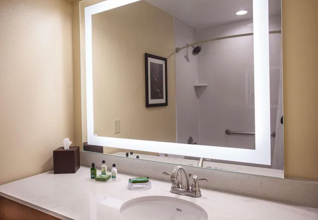 غرفة بسرير كينج بإطلالة على المسبح، Best Western Plus Inn Of Williams 3/4