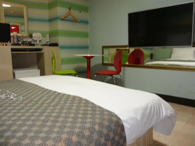 غرفة بسرير كوين بإطلالة على المدينة، Blue Hotel 2/5