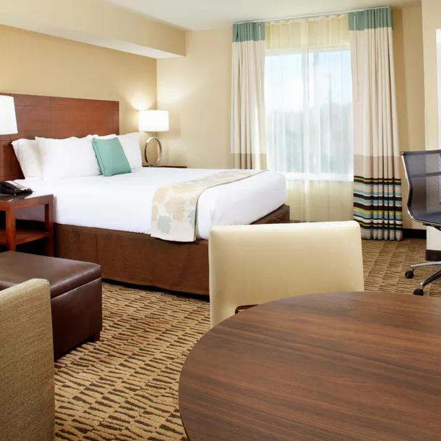 جناح سوبيريور بسرير كوين، Hawthorn Suites By Wyndham Wheeling At the Highlands 1/6