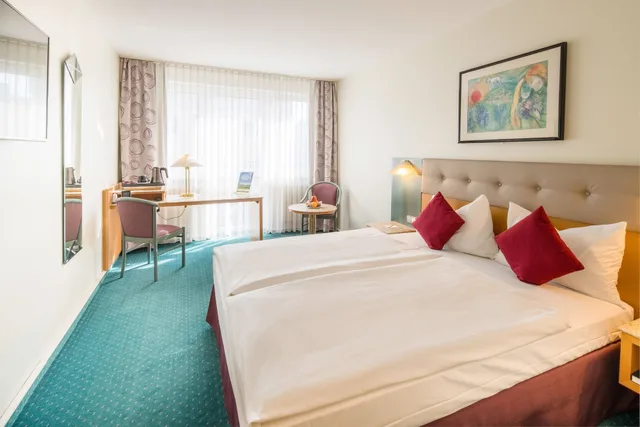 غرفة كومفورت كبيرة بسرير كوين، Plaza Hotel Blankenburg Ditzingen Sure Hotel Collection 3/10