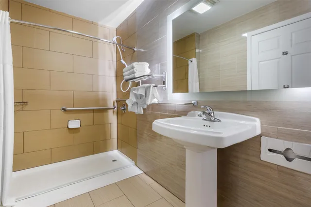 غرفة لذوي الإعاقة، Best Western Brady Inn 7/7