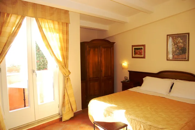 Comfort, Triple, Double Bed, Ocean View, Balcony, Mediterraneo Siracusa 3/4